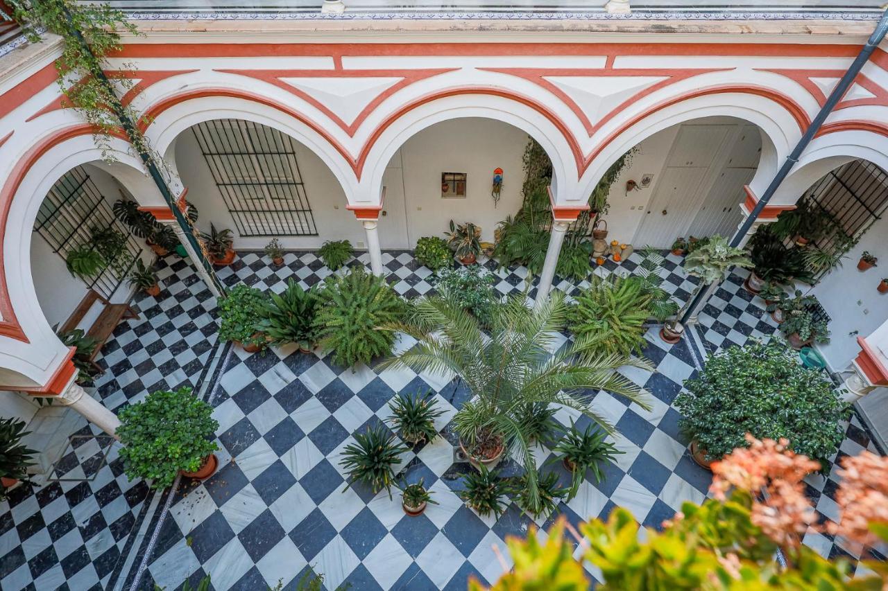 Apt. Casa Palacio Santa Cruz Cathedral views - Sevilla Exterior foto
